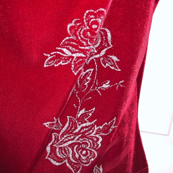 🌹Beautiful red tank top🌹. - Picture 2 of 7